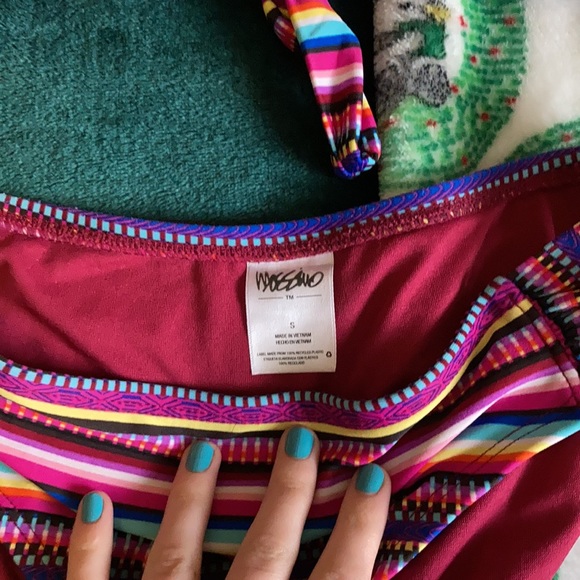 small multi colored bikini set - Picture 2 of 3